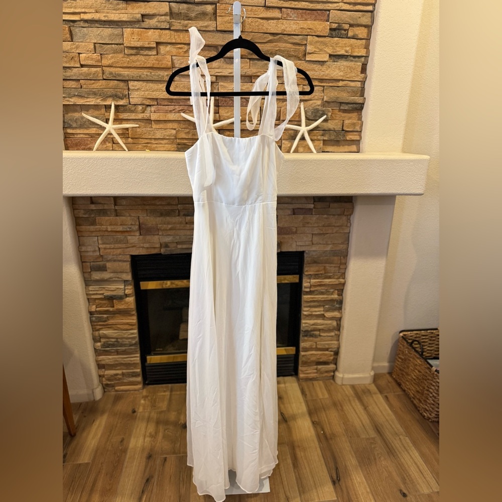Lulu's Elegant White Gown with Slit Small - Picture 4 of 6